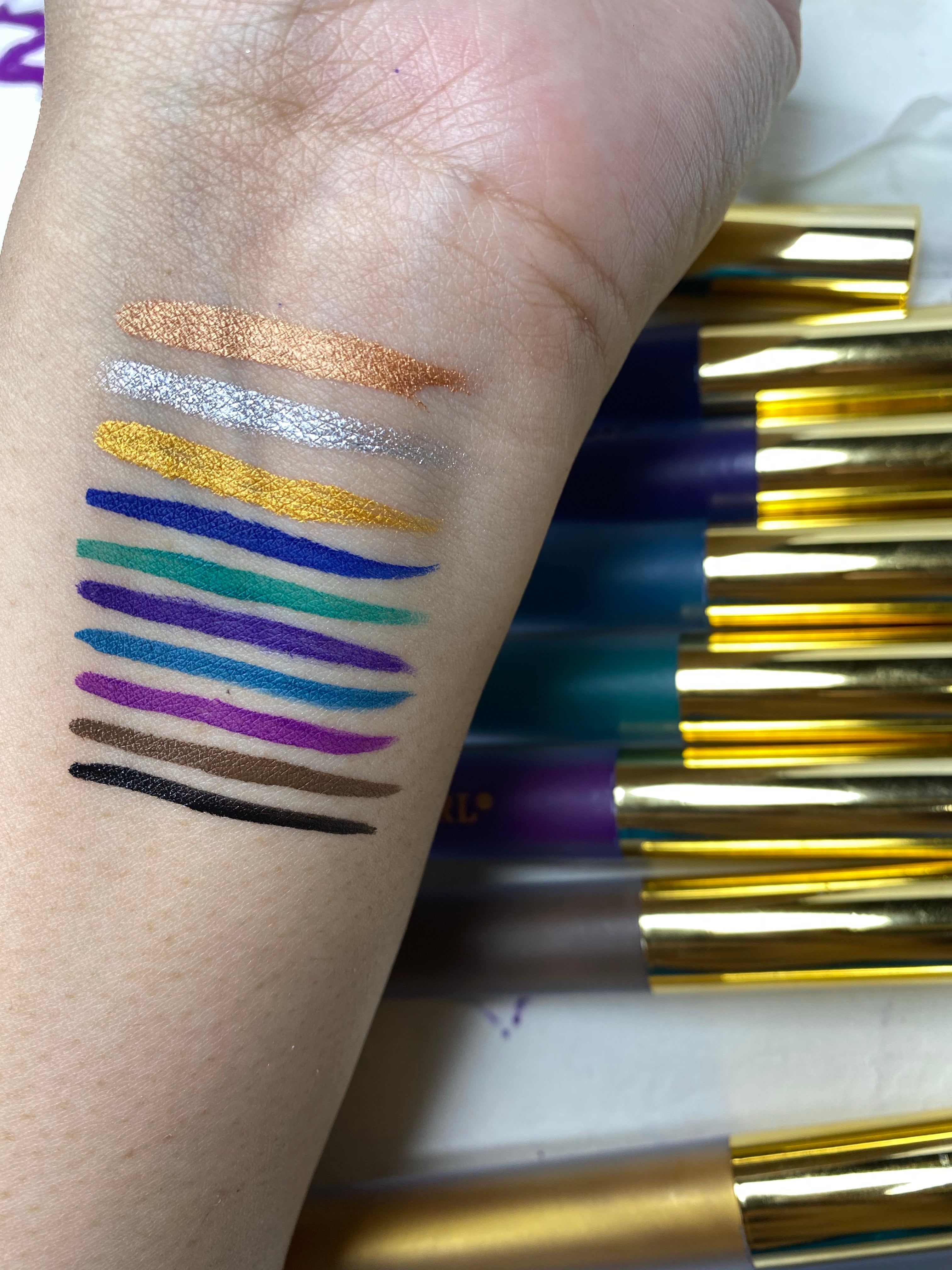Eye mattic liner coloured liner